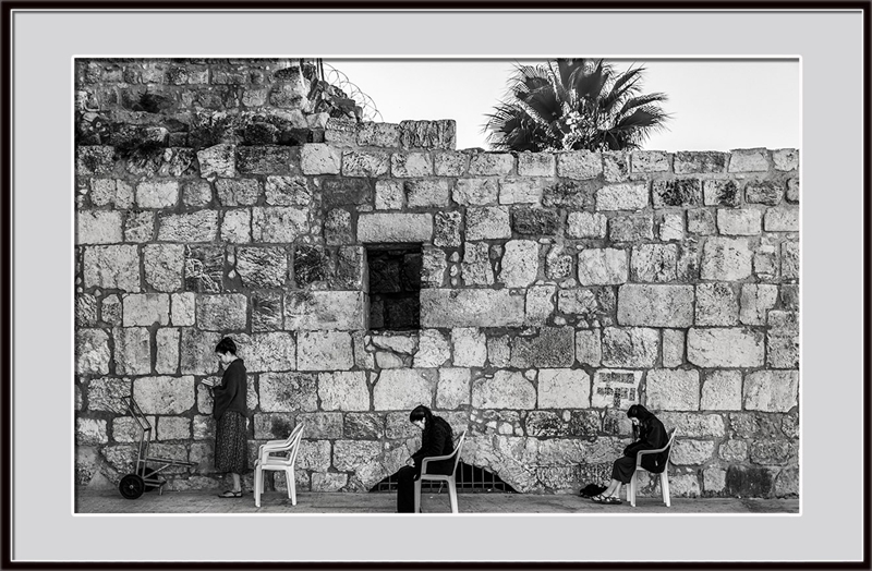 张艳作品《哭墙下的犹太人》亮相2017丽水摄