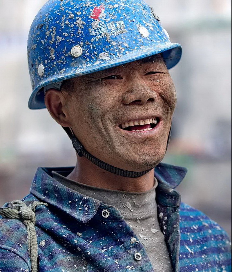 《最美迷彩》引汉济渭黄金峡水库大坝右肩工地忙碌一夜的混凝土浇筑